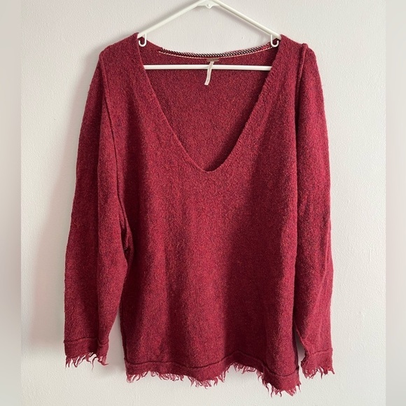Free People Fringe Hem Cranberry Raglan Pullover Wool Blend Sweater size S - Picture 2 of 10